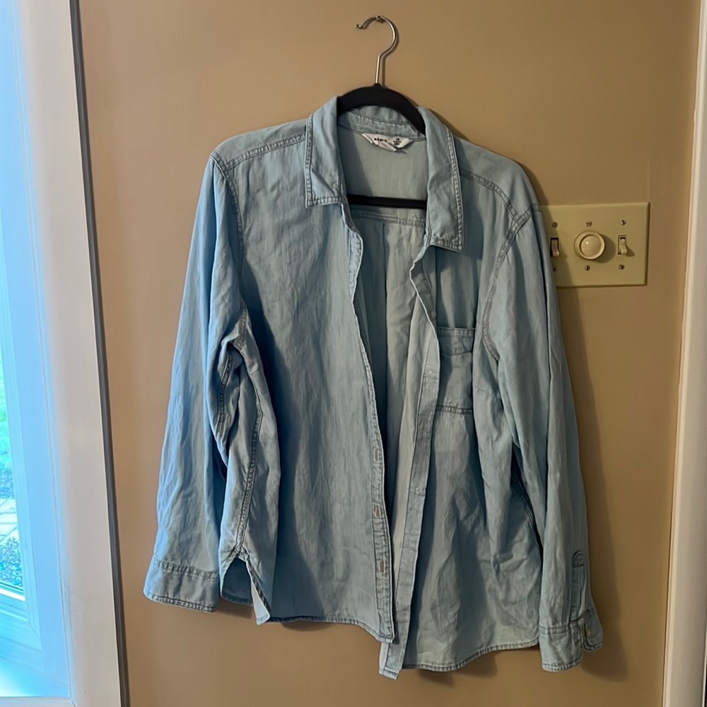 Old navy button up denim style shirt